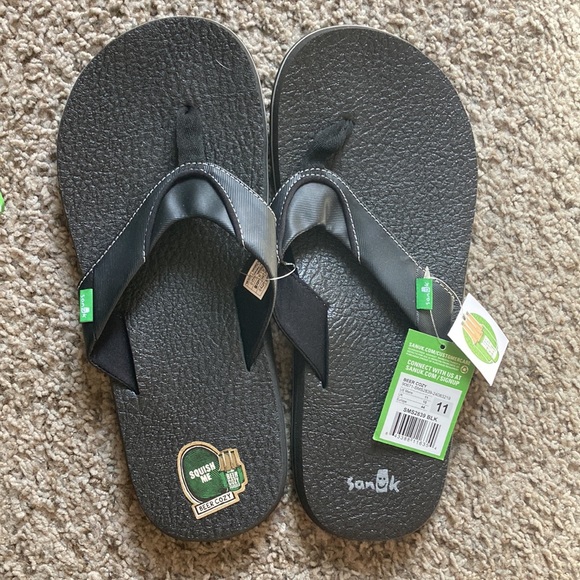 Brand New Never Worn Collection of Sanuk Beer Cozy Sandals (Various Styles) - Picture 3 of 4